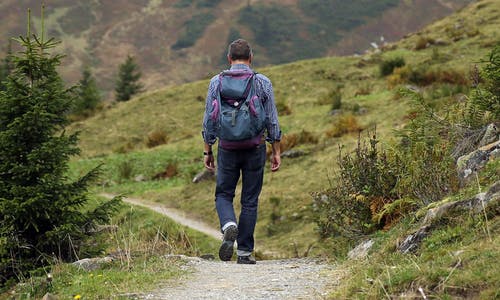 wanderer-backpack-hike-away-48137